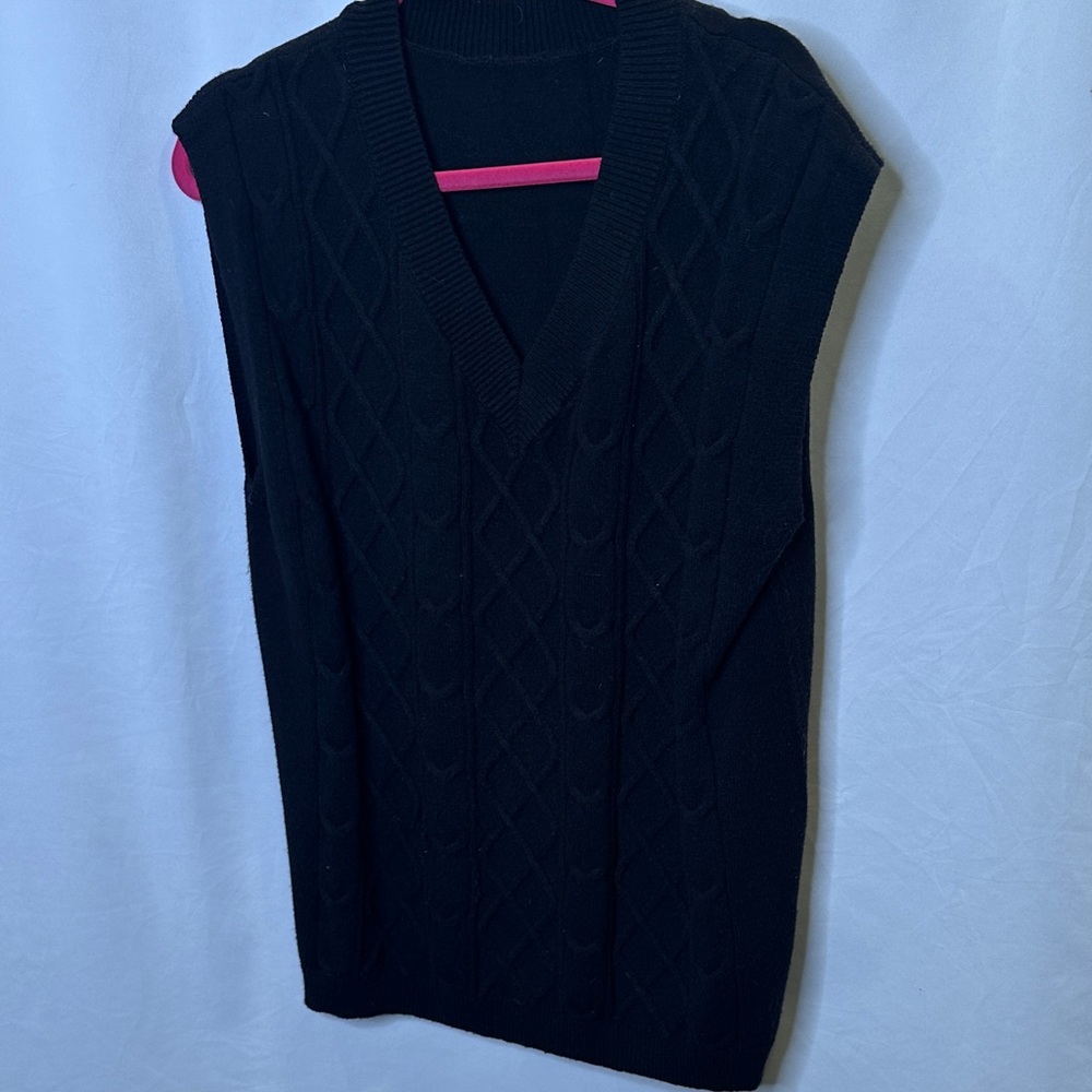 Black Vneck, cable knit sweater vest.  VGUC.  Sz L